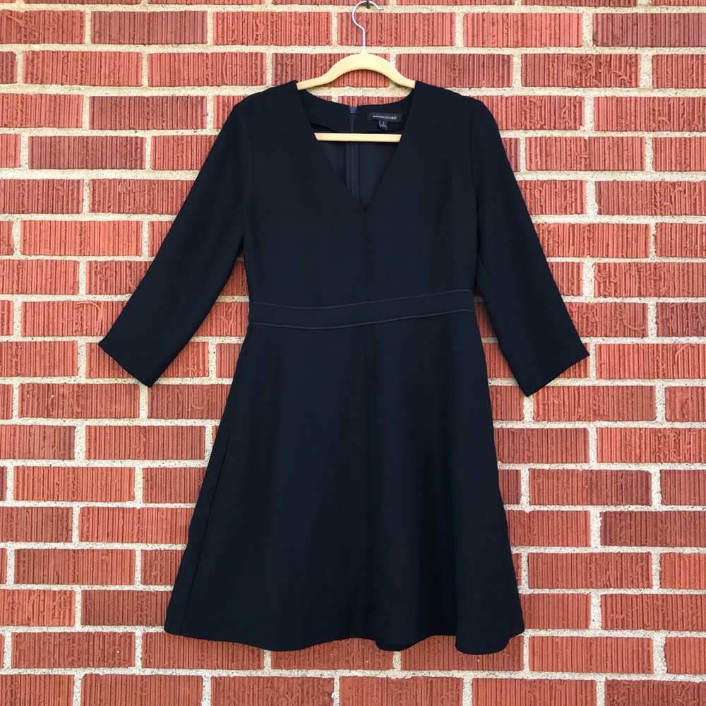 Vintage Banana Republic womens size 4 black midi dress
